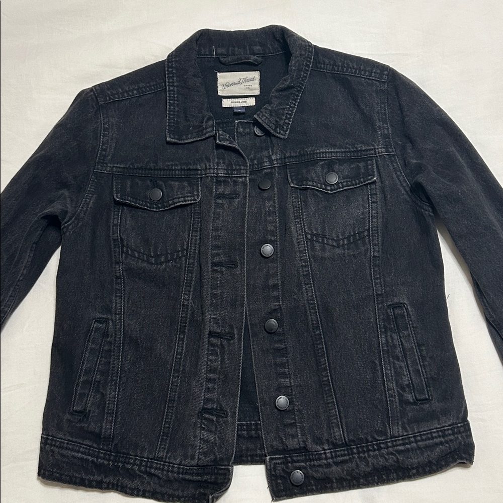 Universal Thread women’s black denim Freeborn jacket